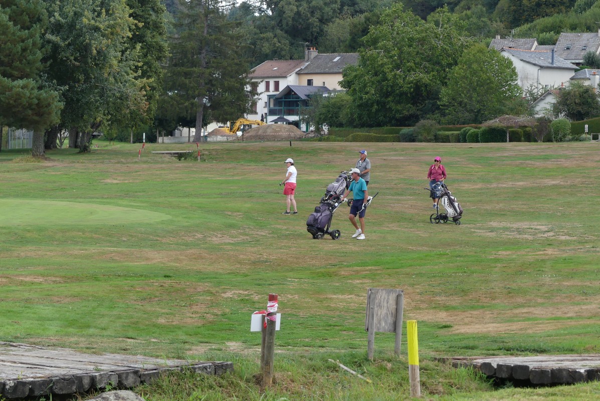 2022-09-15-Vezac-haute-auvergne (34).jpg