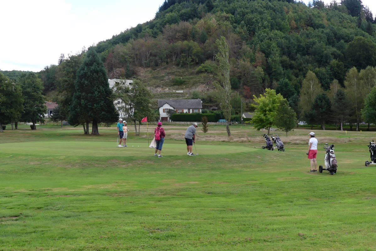 2022-09-15-Vezac-haute-auvergne (39).jpg