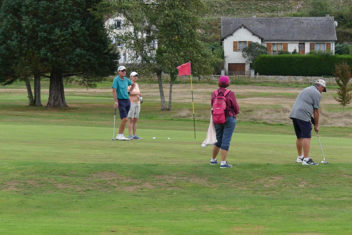 2022-09-15-Vezac-haute-auvergne (40).jpg